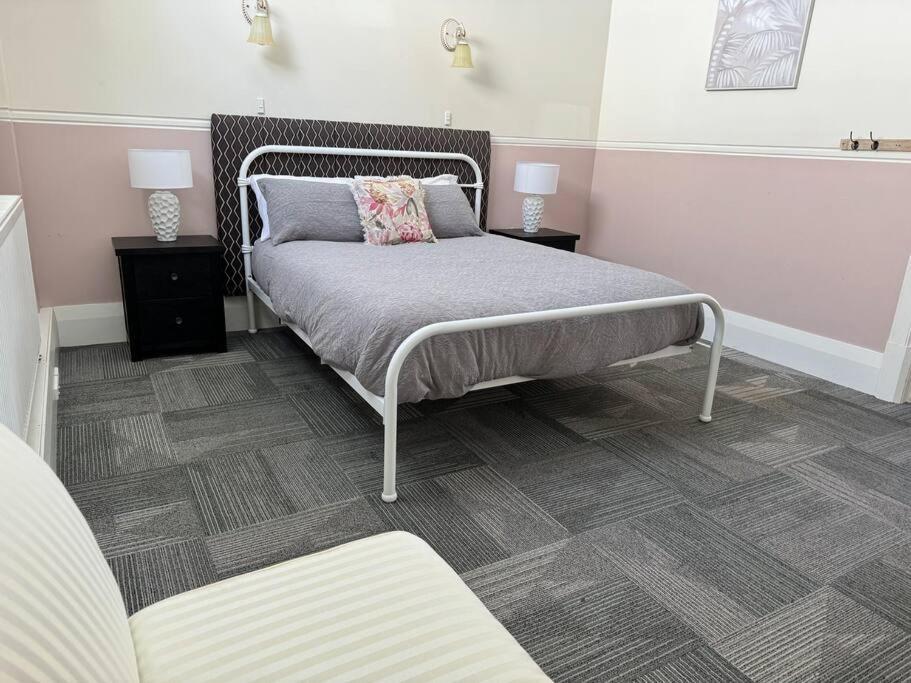 4 Large Bedroom Apartment In The City Hastings Exterior photo